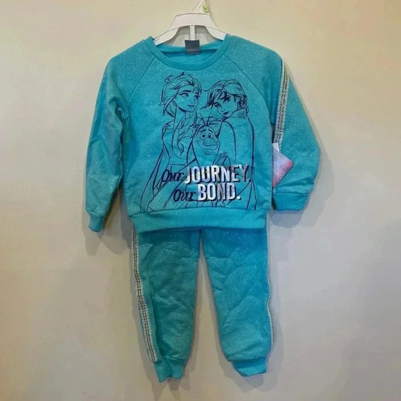 Girls Disney Frozen II Matching Winter Set 4 NWT - B0 - Picture 1 of 6